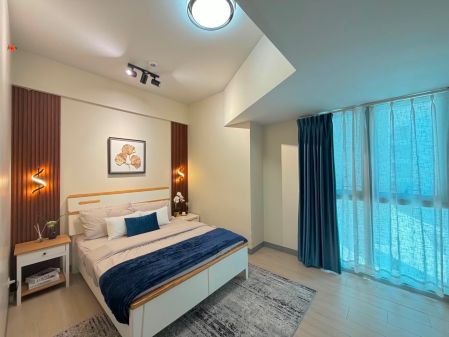 Uptown Parksuites 2BR Fully Furnished with Parking UP2 001