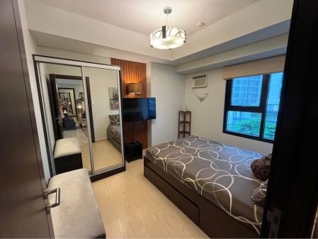 Fully Furnished 1 Bedroom Unit at The Fort Residences for Rent