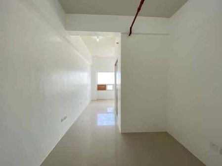 Unfurnished Studio in City Soho Mall near Vicente Sotto Hospital