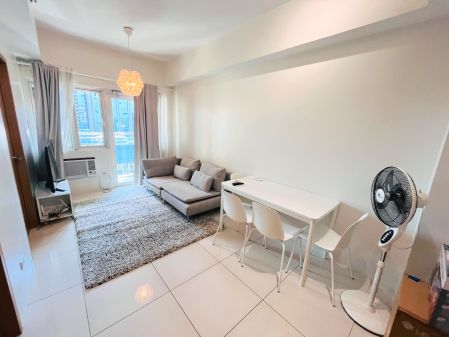 Semi Furnished 1 Bedroom Unit in Times Square West