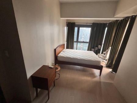 Fully Furnished 2 Bedroom Unit at Uptown Ritz for Rent