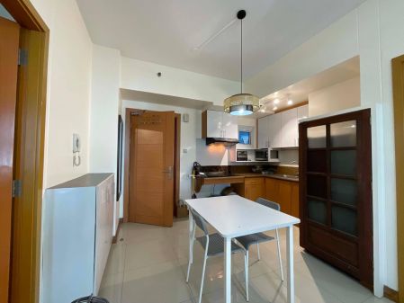 2BR Ensuite Fully Furnished Flat at Trion Towers BGC 
