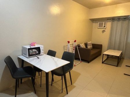 Fully Furnished 1 Bedroom Unit at Avida Towers Turf BGC for Rent