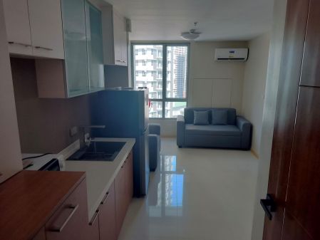 1 Bedroom Unit for Rent in Sunshine 100