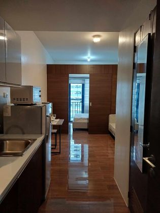For Rent 1 Bedroom Unit with Balcony at Air Residences Makati