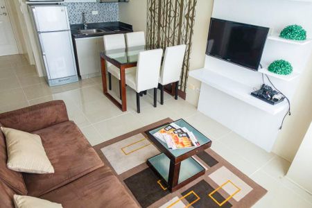 FOR LEASE   1 Bedroom Unit