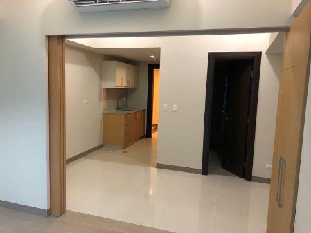 1BR Brand New Semi Furnished Unit across Uptown Mall