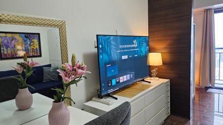 Elegant High Floor 1 Bedroom with Balcony and great view