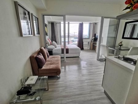 For Rent Fully Furnished 1 Bedroom Unit w balcony at Azure Urban 