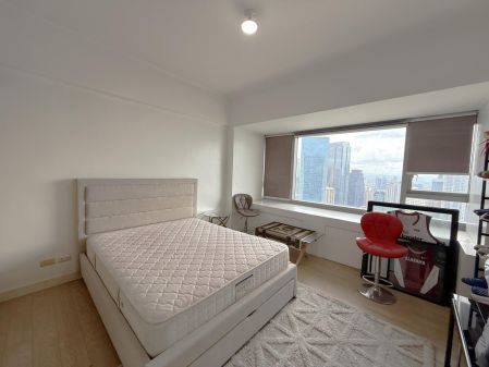 Fully Furnished 1 Bedroom Unit at One Shangrila Place for Rent