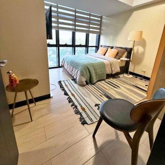 Fully Furnished 1 Bedroom Unit at Salcedo SkySuites for Rent