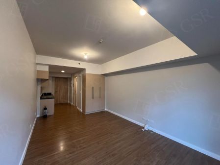 Travertine Portico Bare Studio for Rent near Capitol Commons