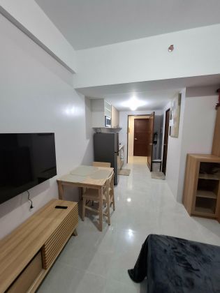 Studio Condo for Rent in Casa Mira Towers Mandaue with Internet
