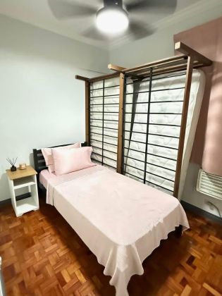 Alfaro Place 3BR with 3 Balconies