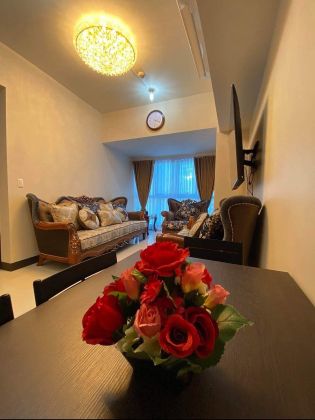 For Rent 2BR with Maid Room in Uptown Parksuites