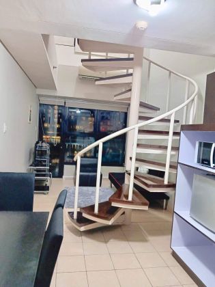 Furnished 1BR Loft in The Fort Residences with Balcony