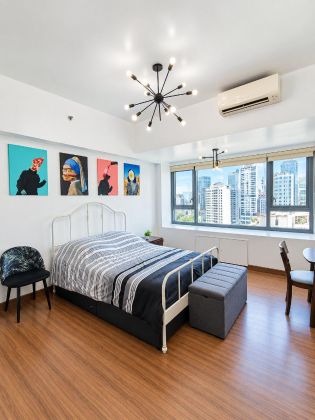 Studio Unit at Shang Salcedo Place Makati City