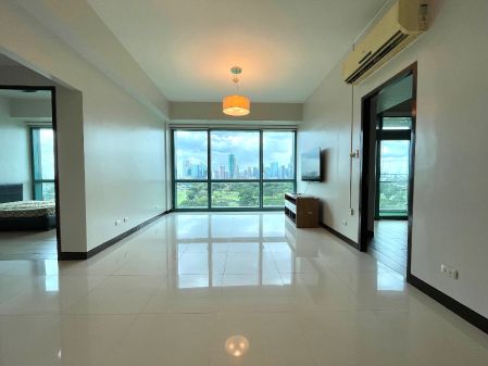 Fully Furnished 2BR for Rent in 8 Forbestown Road BGC Taguig