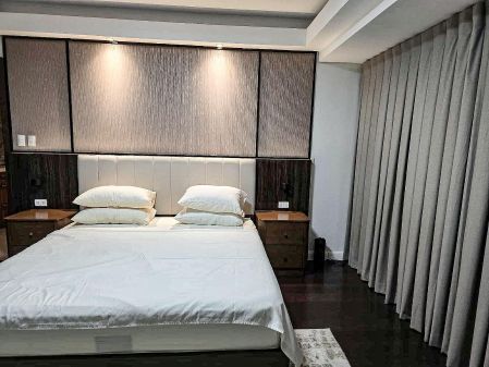 2BR Elegant corner Condo just close to Ayala Mall