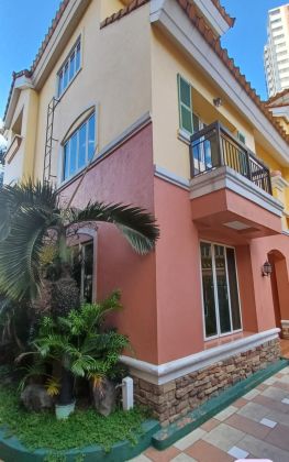 4BR Townhouse in Verde de Pasadena San Juan