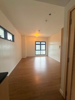 Studio Unit in High Park Tower 1 Vertis North Quezon City