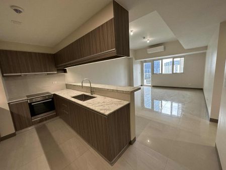 Unfurnished 2BR Unit in Park McKinley West  Taguig