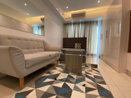 Jazz Condo 1 Bedroom Designer Unit with Balcony
