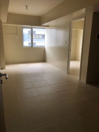 Semi Furnished 1BR for Rent in Avida Towers Turf Taguig