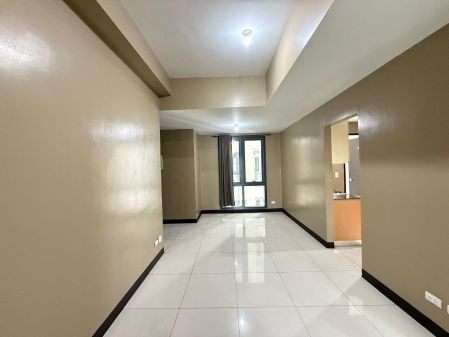 Greenbelt Hamilton 2 Bedroom Condo Unit for Rent 3876