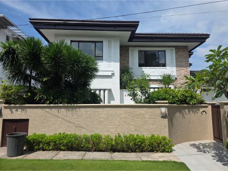 2 Storey House for Lease Rent in Ayala Alabang Village