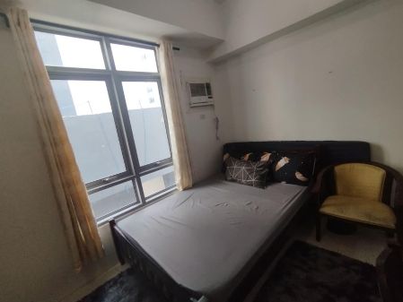 Salcedo Square Studio Unit for Rent
