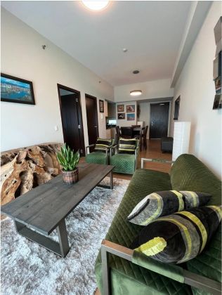 Fully Furnished 1 Bedroom Unit at Kroma Tower for Rent