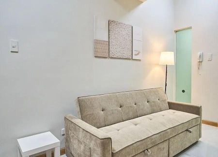 For Rent Semi Furnished 1BR in Field Residences Paranaque