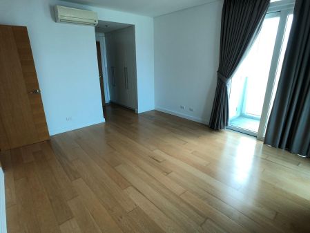 2BR Unfurnished for Rent at Park Terraces near Garden Towers
