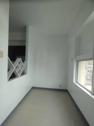For Rent Cheapest Semi Furnished Unit in Stamford McKinley