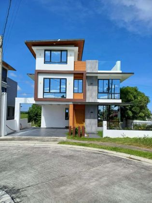 4 Bedroom Single House for Rent at Venare Nuvali Calamba