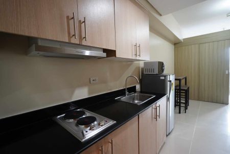 BREEZE09XX: For Rent Fully Furnished 1 Bedroom Unit in Breeze Res