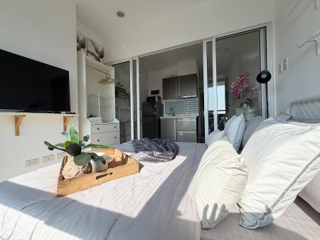 Stylish 1BR Condo with Balcony and Parking at Milano Residences