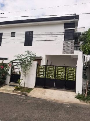 Elegant 3 Bedroom House at Angela Village Las Pinas for Rent