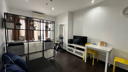 Fully Furnished Studio with Balcony 10th Floor Knightsbridge