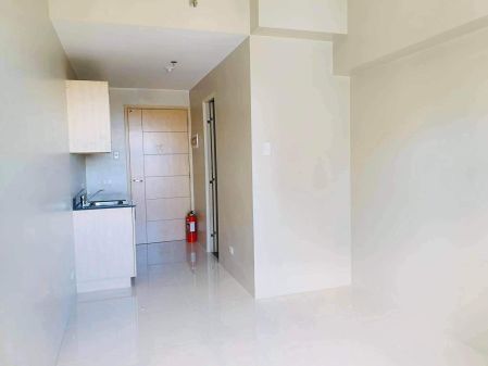 Unfurnished Studio Unit at Vista Taft for Rent