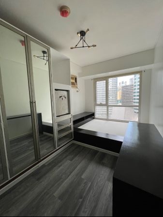 Newly Renovated The Columns Ayala Avenue Makati 1 Bedroom Unit