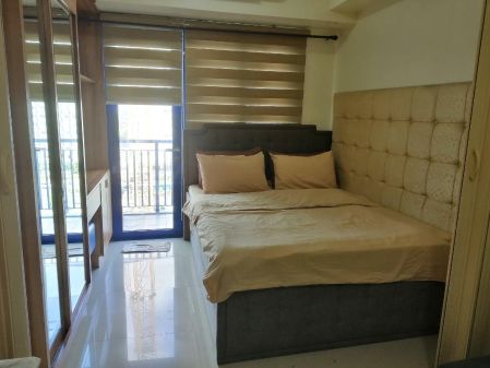 Fully Furnished 1 Bedroom Unit at Sea Residences for Rent