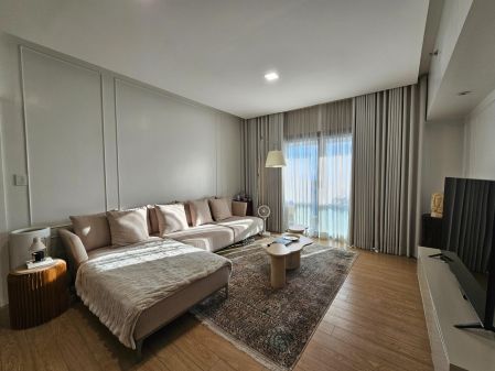 Fully Furnished 2 Bedroom for Rent in Park Terraces Makati