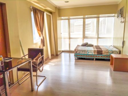 Fully Furnished Studio Unit at South Of Market Private Residences