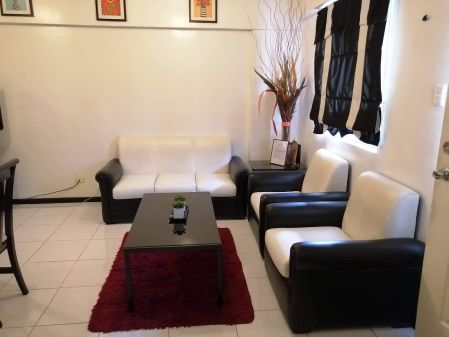 Fully Furnished 2BR Condo with Parking in Palm Grove
