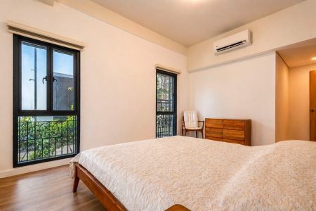 For Lease Rare 3 Storey Brownstone Villa Townhouse Portico