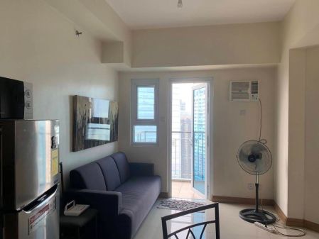 1 Bedroom Cheap Rental at BGC Condo Taguig Rent