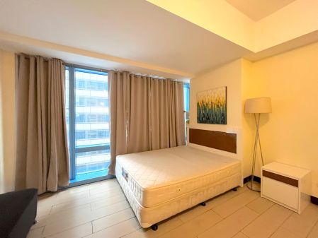 Semi Furnished Studio Unit in Two Central Makati