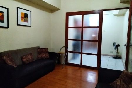 Furnished 1 Bedroom with Balcony at Legazpi Village